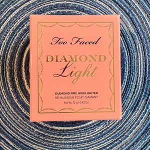 NIB Too Faced Diamond Light Highlighter